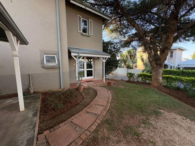 2 Bedroom Simplex for Sale For Sale in Waterval East - MR681577