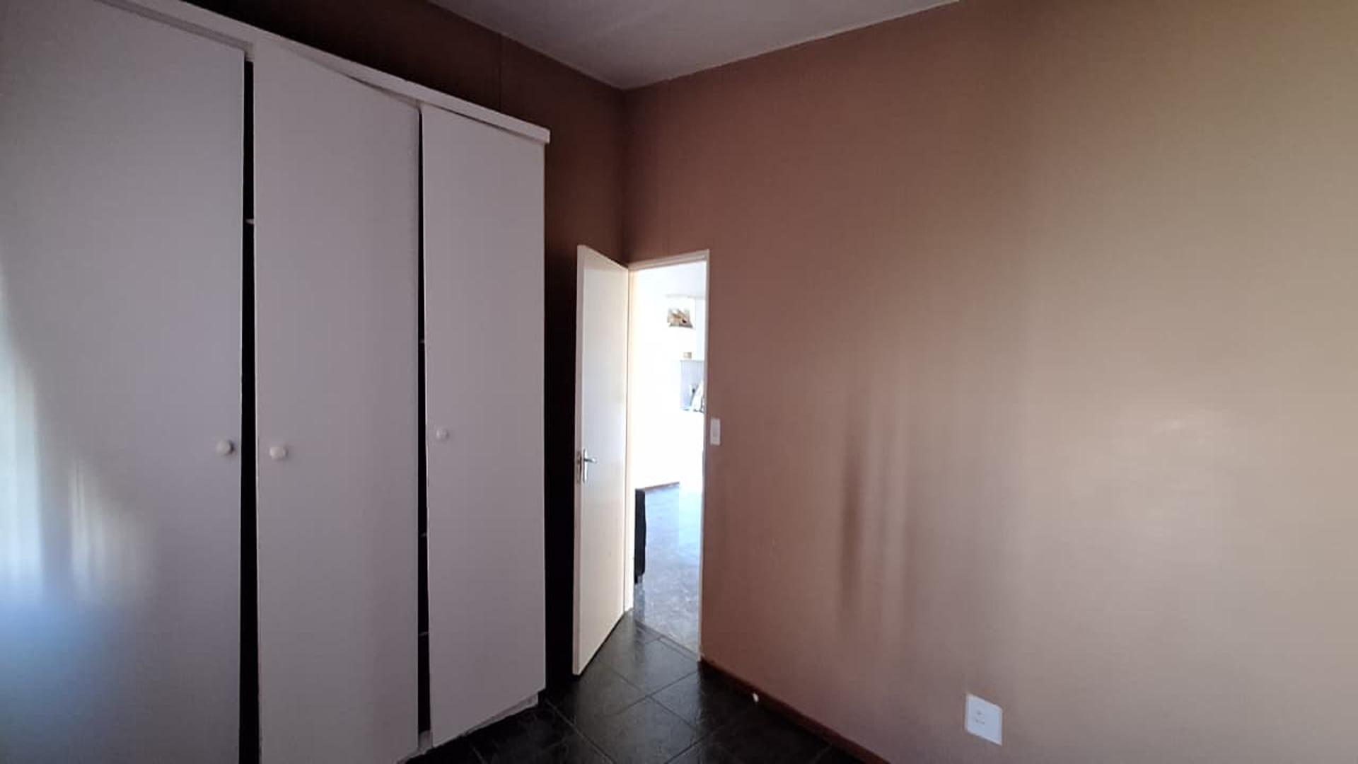 Bed Room 3 - 13 square meters of property in Florida