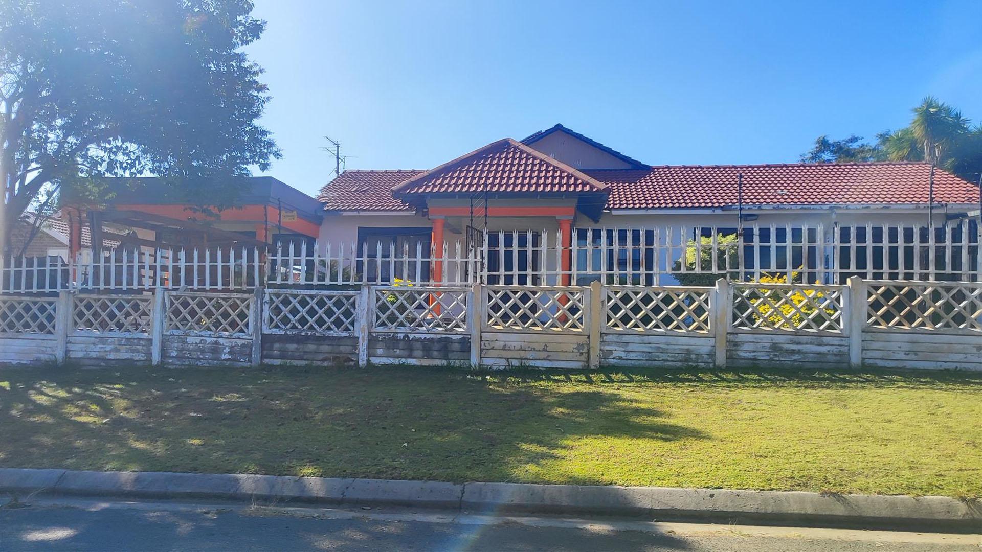 Front View of property in Birch Acres