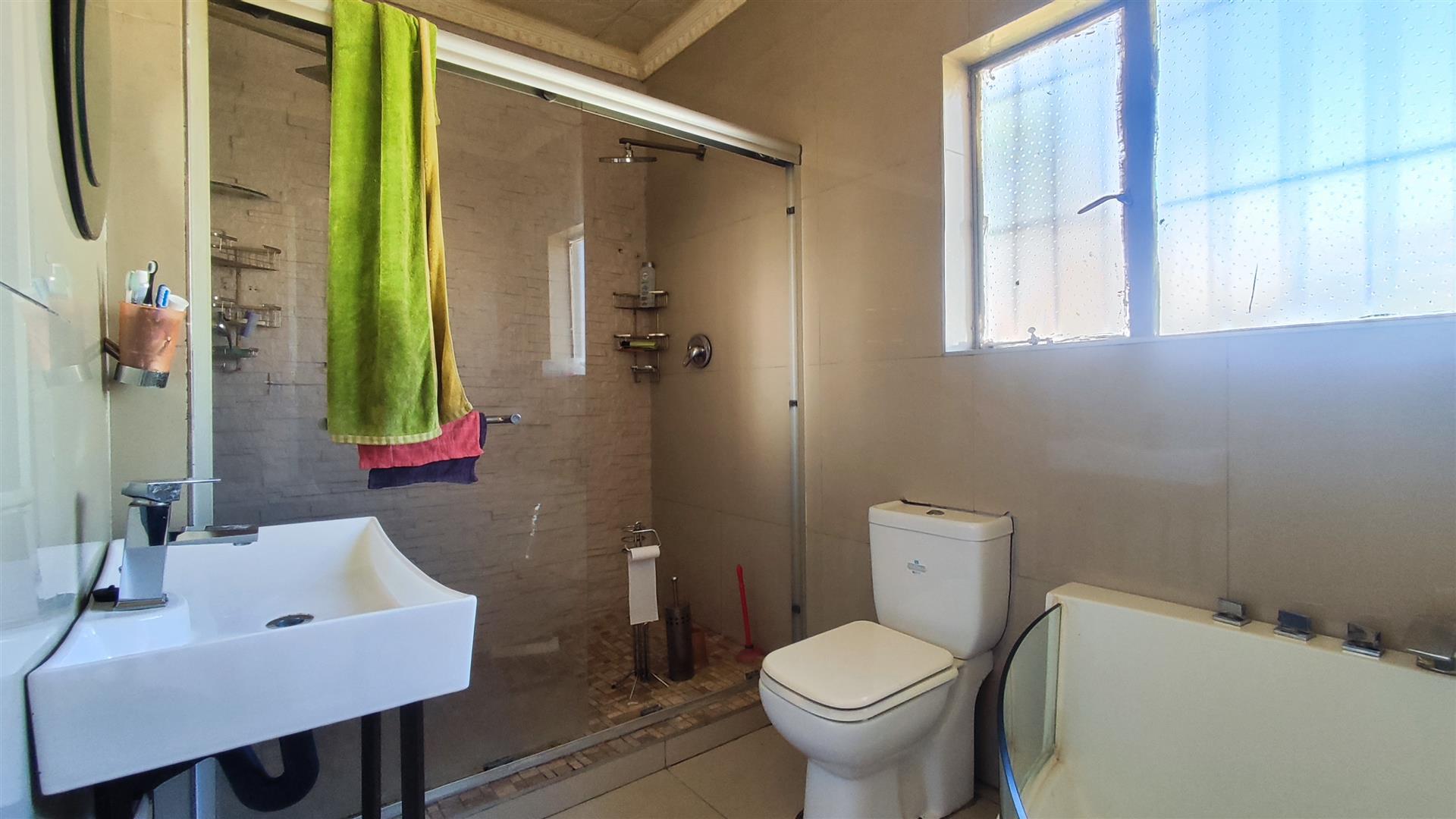 Main Bathroom - 8 square meters of property in Birch Acres