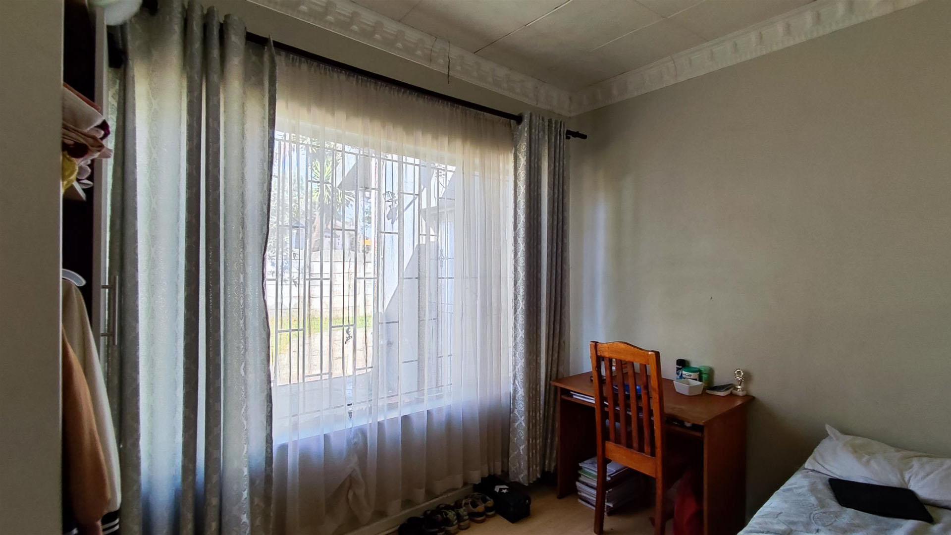 Bed Room 2 - 11 square meters of property in Birch Acres