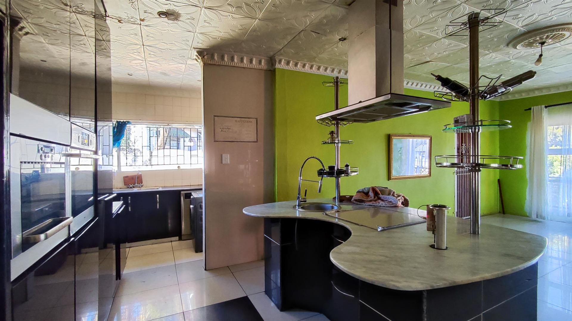 Kitchen - 18 square meters of property in Birch Acres