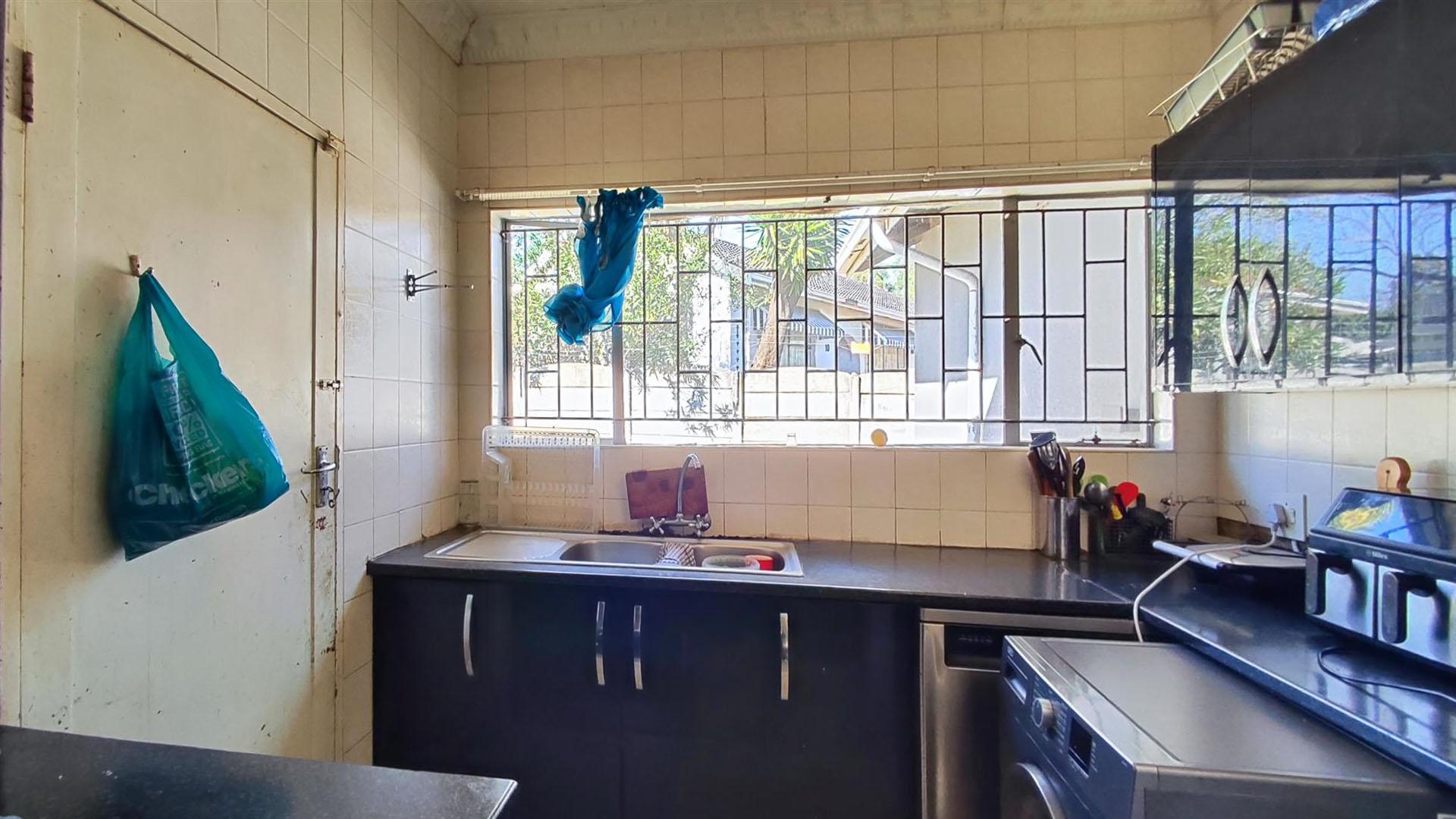 Kitchen - 18 square meters of property in Birch Acres