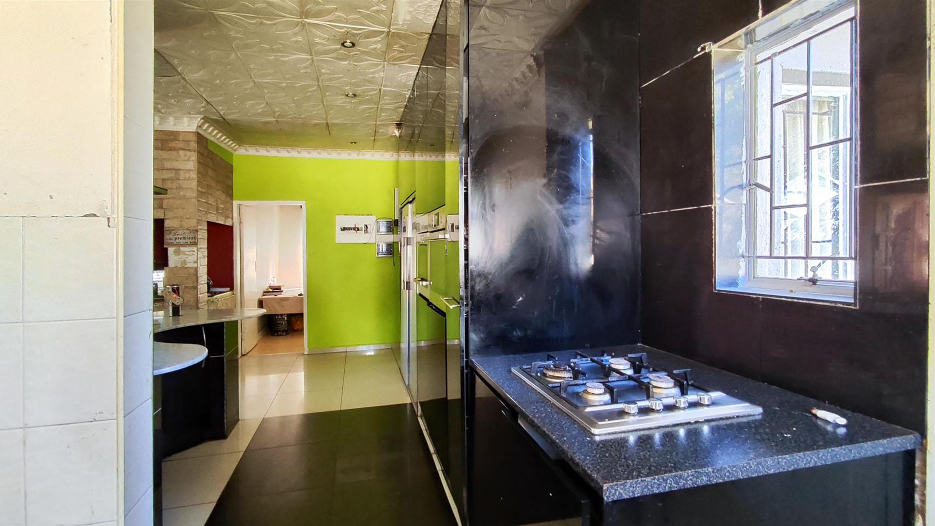 Kitchen - 18 square meters of property in Birch Acres