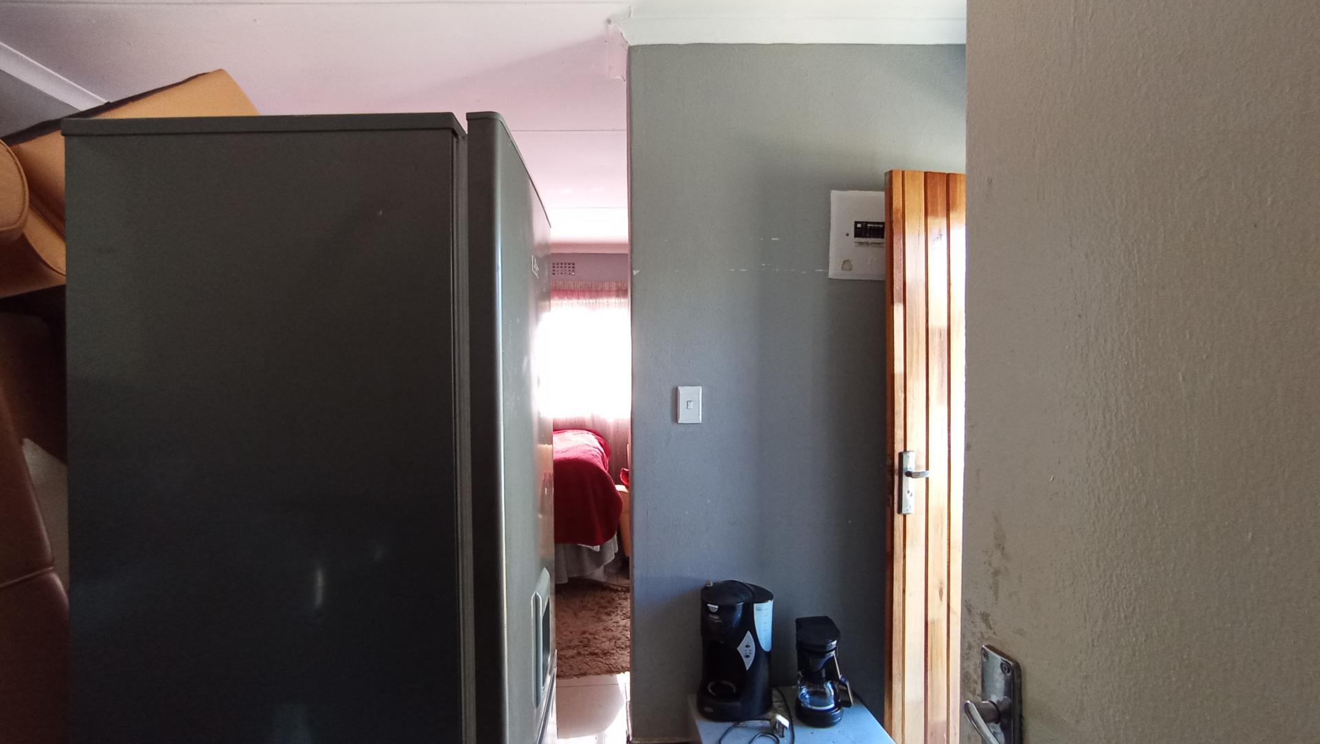 Spaces - 18 square meters of property in Hurst Hill