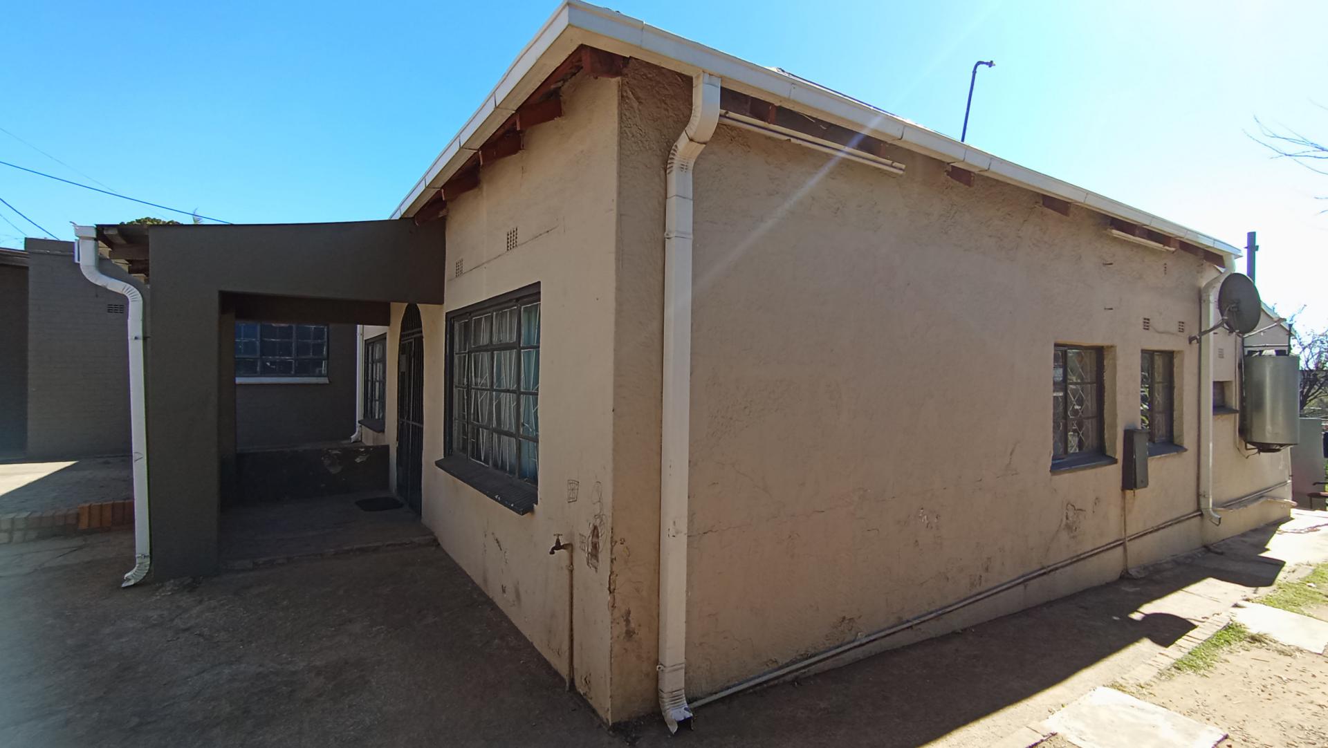 Front View of property in Hurst Hill