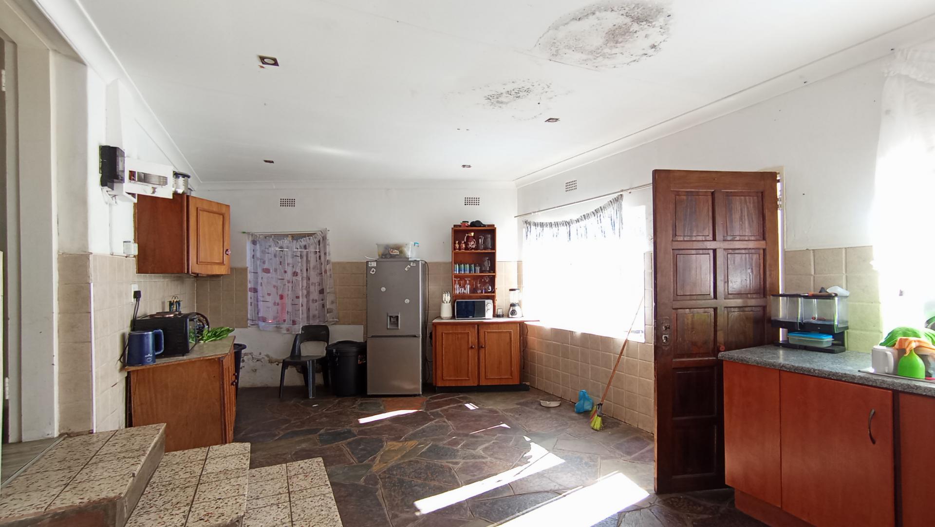 Kitchen - 25 square meters of property in Hurst Hill