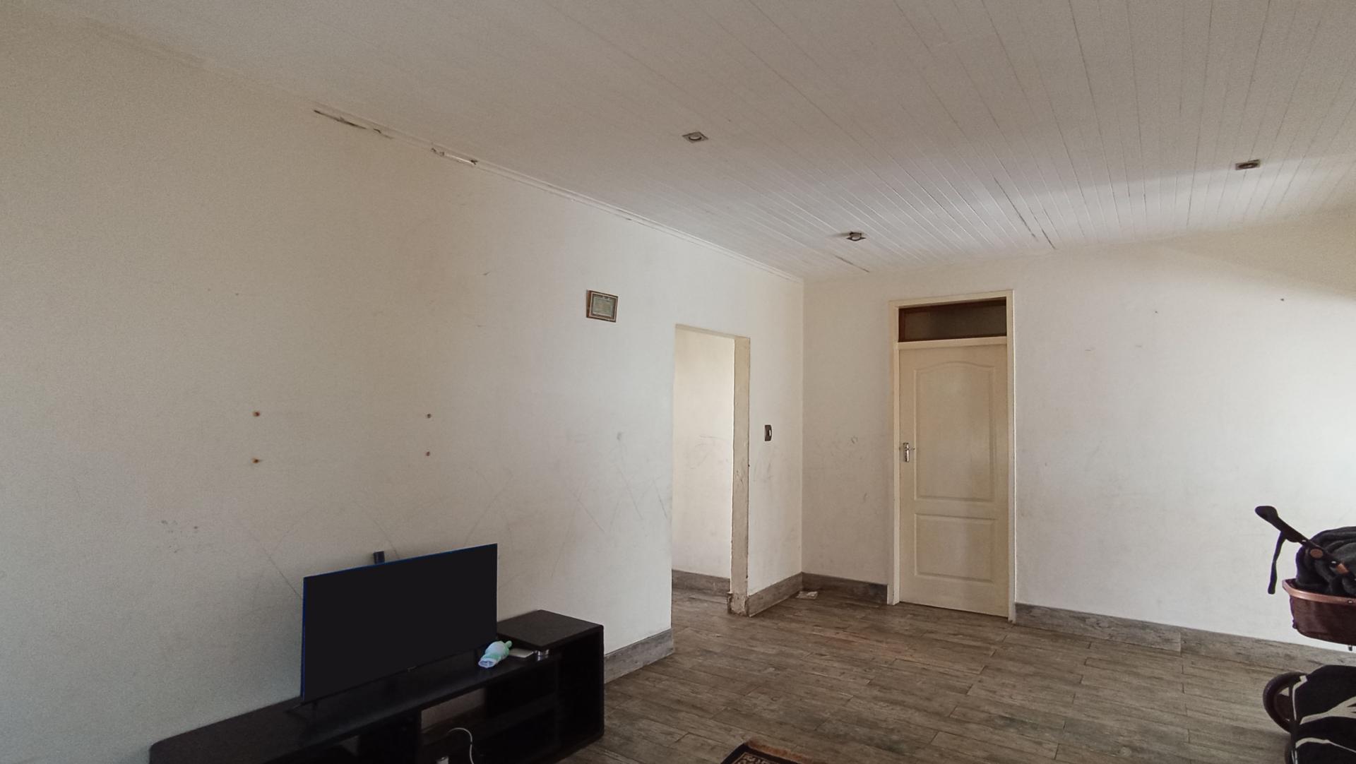 Lounges - 23 square meters of property in Hurst Hill