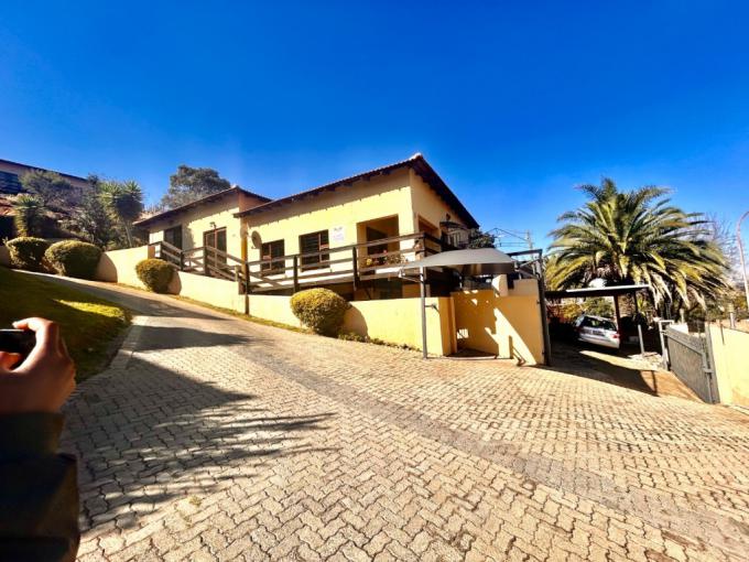 Simplex for Sale For Sale in Oakdene - MR681627