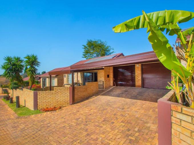 2 Bedroom Simplex for Sale For Sale in Honeydew Ridge - MR681638