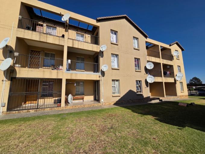 2 Bedroom Simplex for Sale For Sale in Albertsdal - MR681640