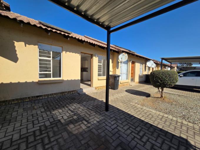 2 Bedroom Simplex for Sale For Sale in Albertsdal - MR681641