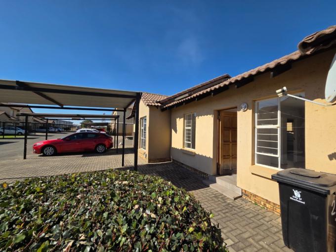 2 Bedroom Simplex for Sale For Sale in Albertsdal - MR681641
