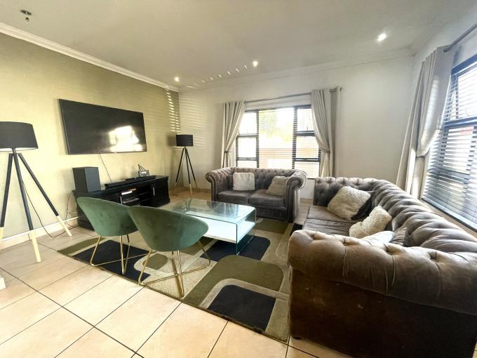 4 Bedroom House for Sale For Sale in Amberfield Valley - MR681645