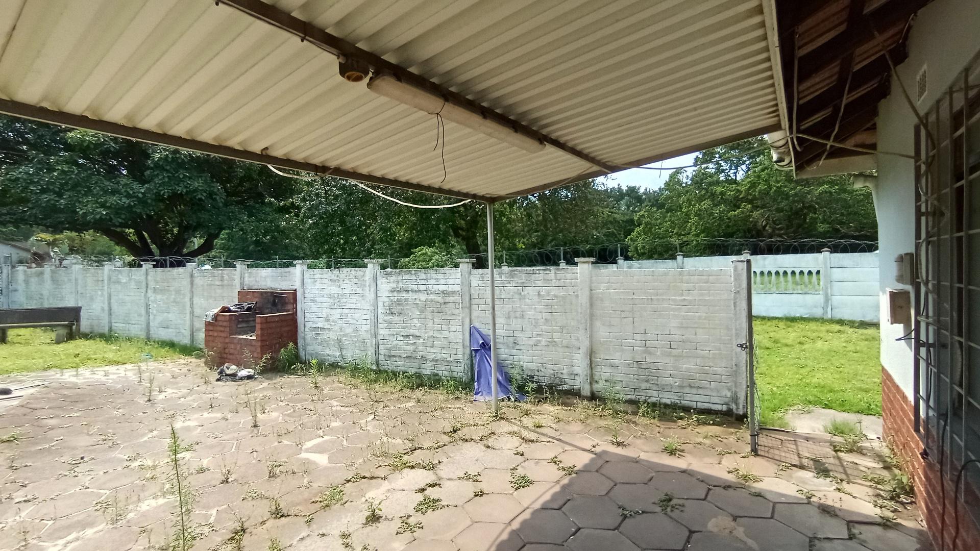 Patio - 31 square meters of property in Veld En Vlei