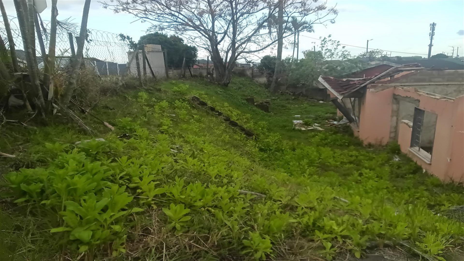 Spaces of property in Chatsworth - KZN