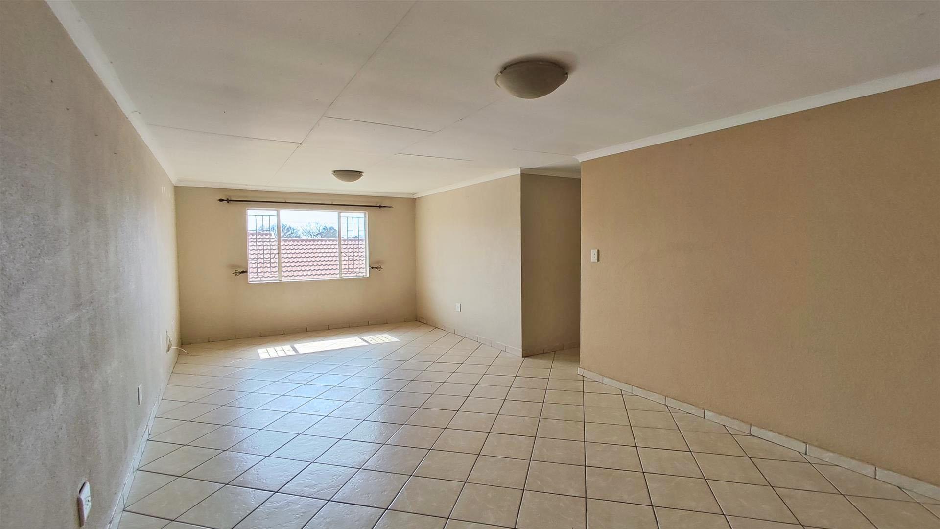 Lounges - 35 square meters of property in Terenure