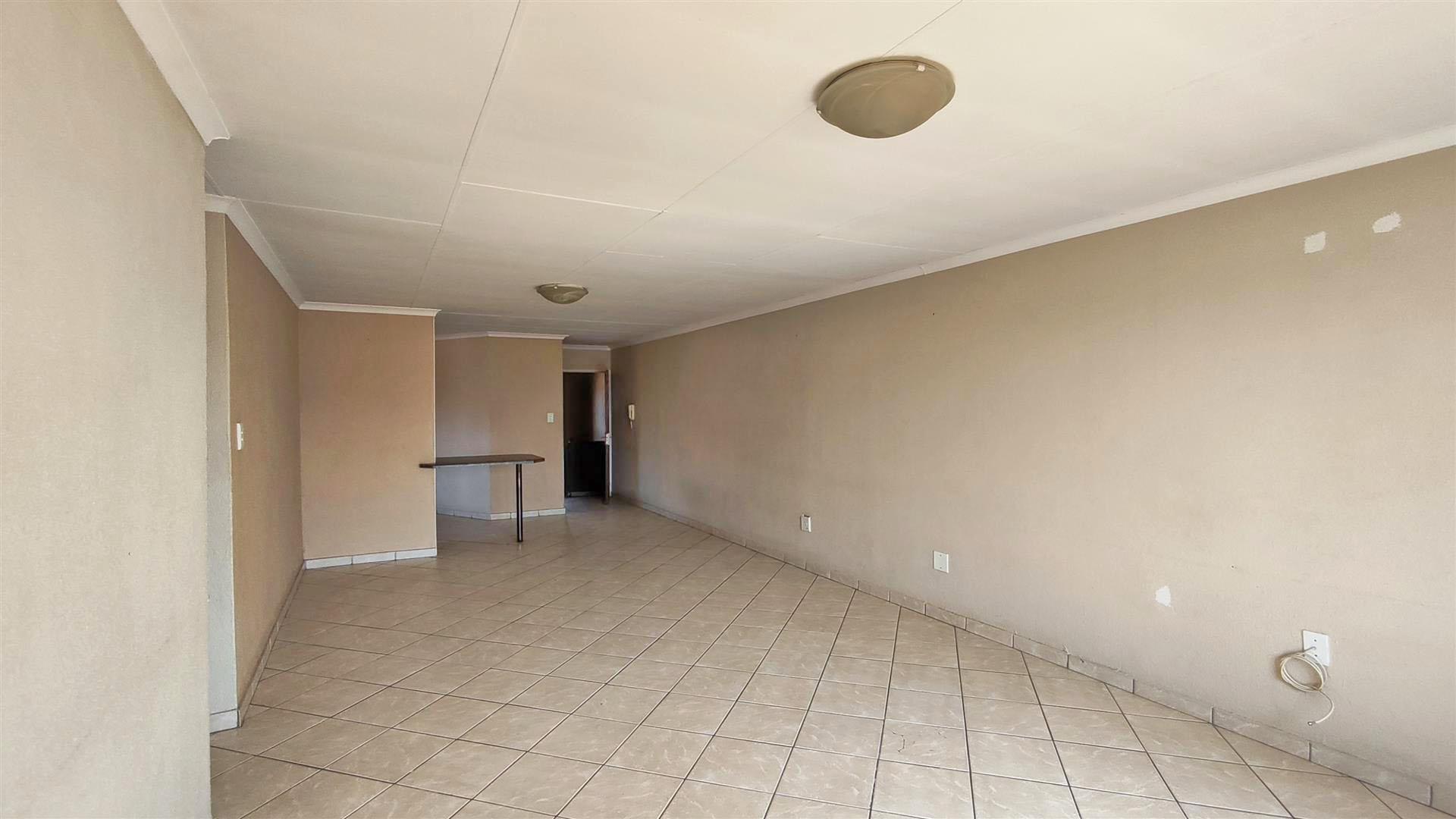 Lounges - 35 square meters of property in Terenure