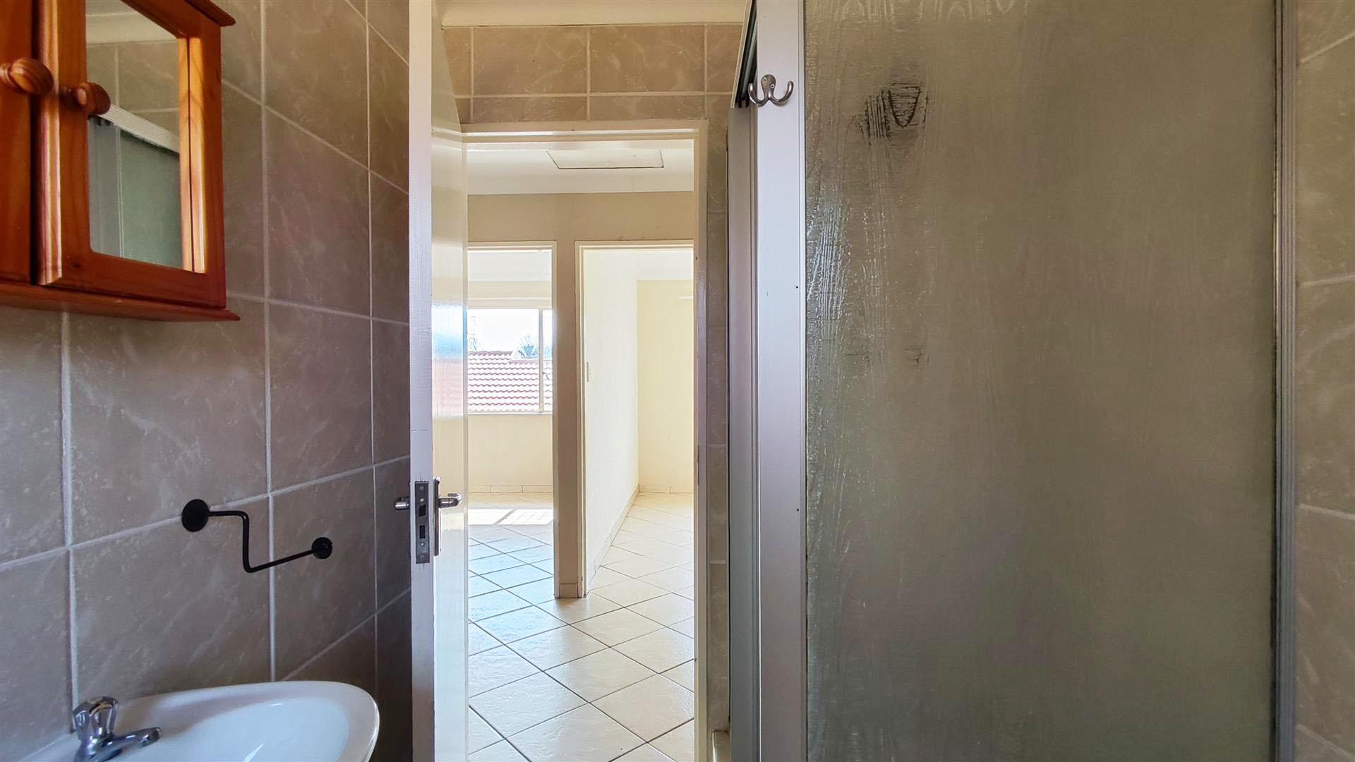 Bathroom 1 - 5 square meters of property in Terenure