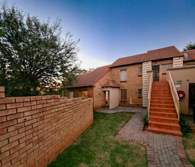 3 Bedroom Sectional Title for Sale For Sale in Mooikloof Ridge - MR681652