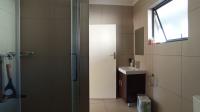 Bathroom 1 - 7 square meters of property in Erand Gardens