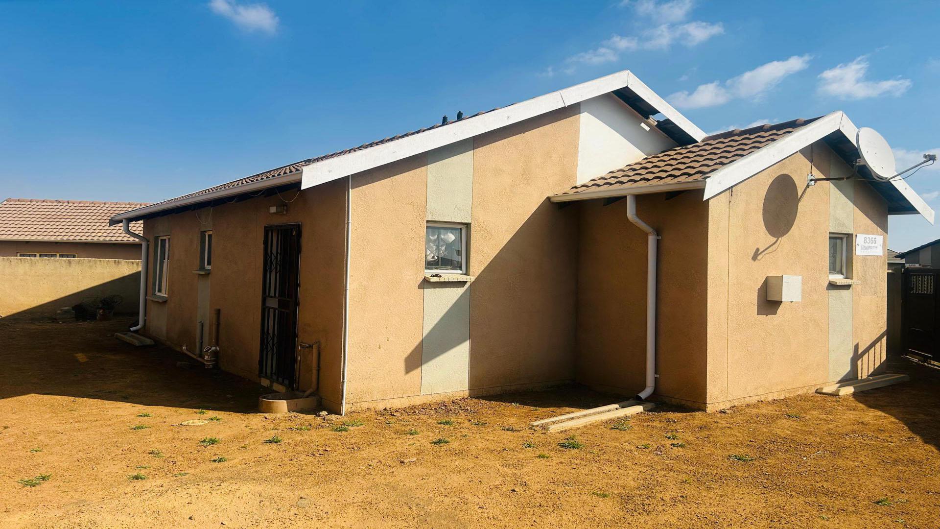 Front View of property in Windmill Park