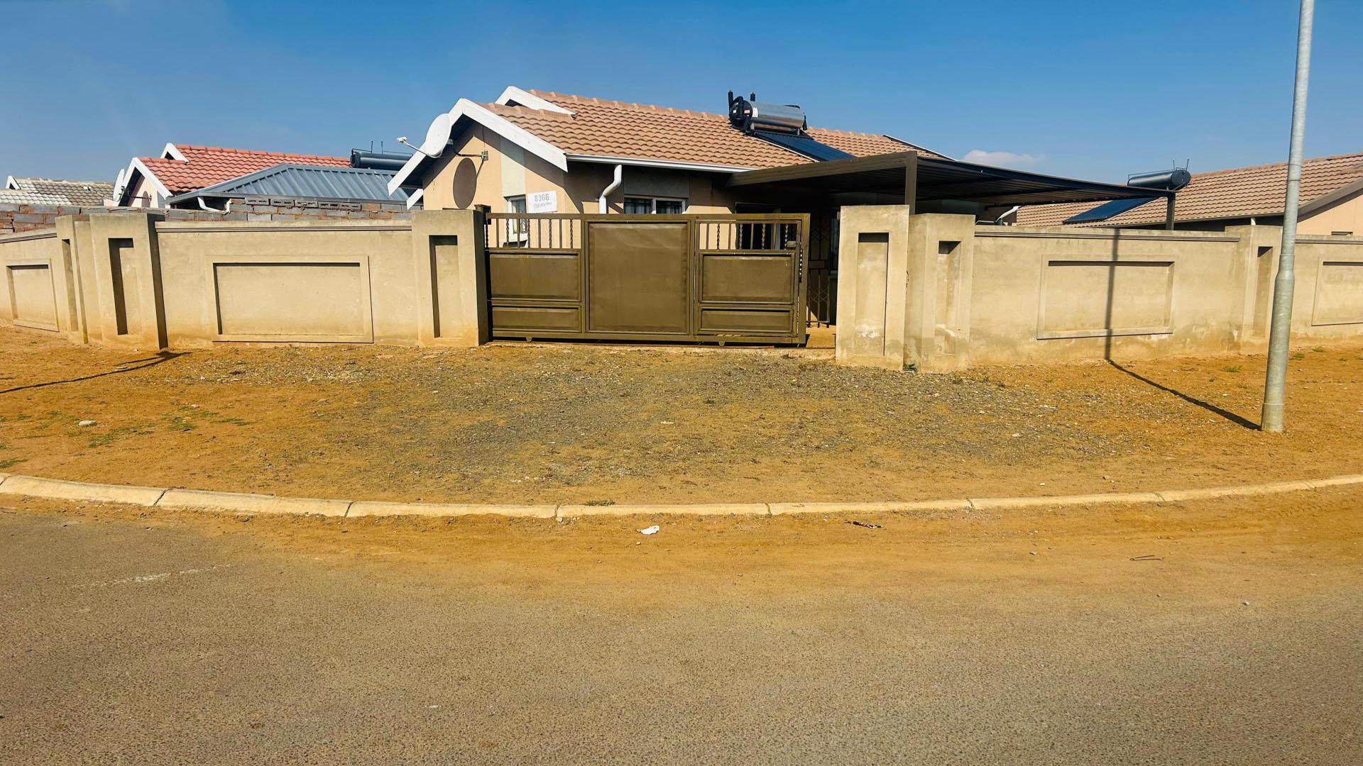 Front View of property in Windmill Park