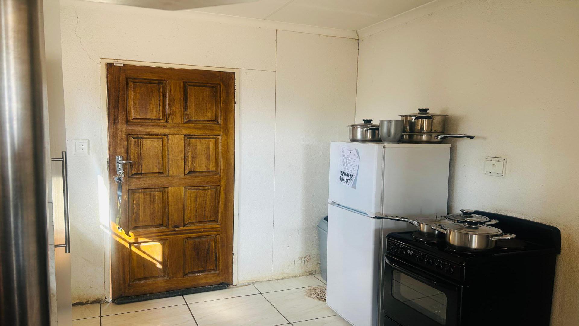 Kitchen of property in Windmill Park
