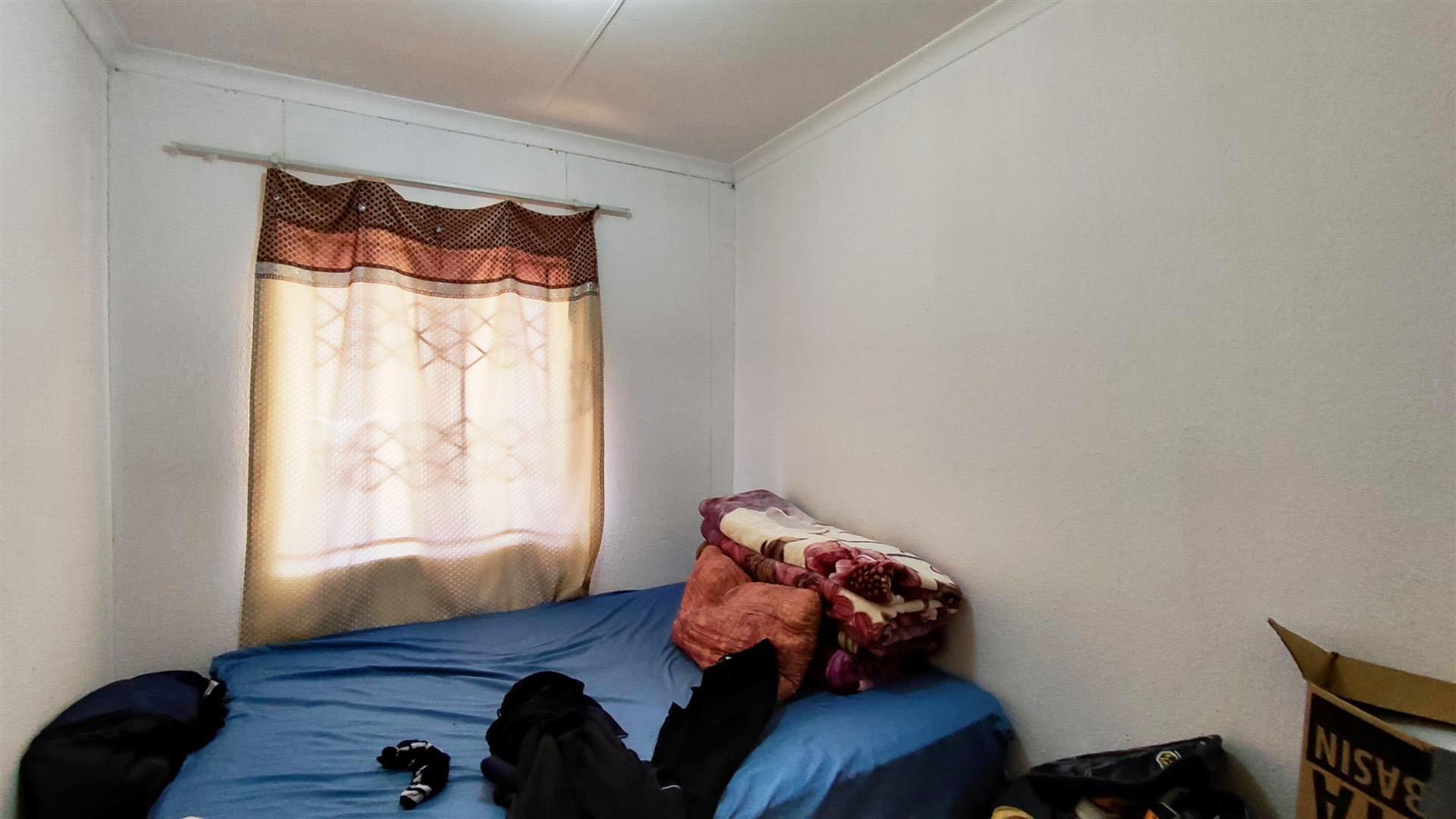 Bed Room 3 - 8 square meters of property in Windmill Park