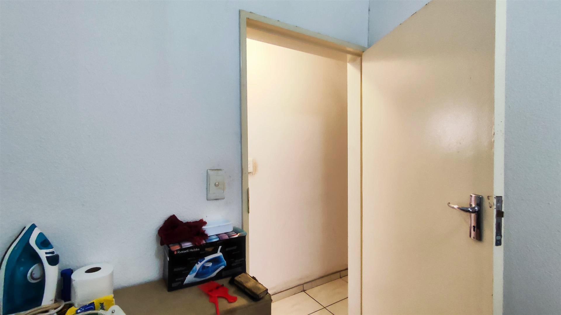 Bed Room 3 - 8 square meters of property in Windmill Park