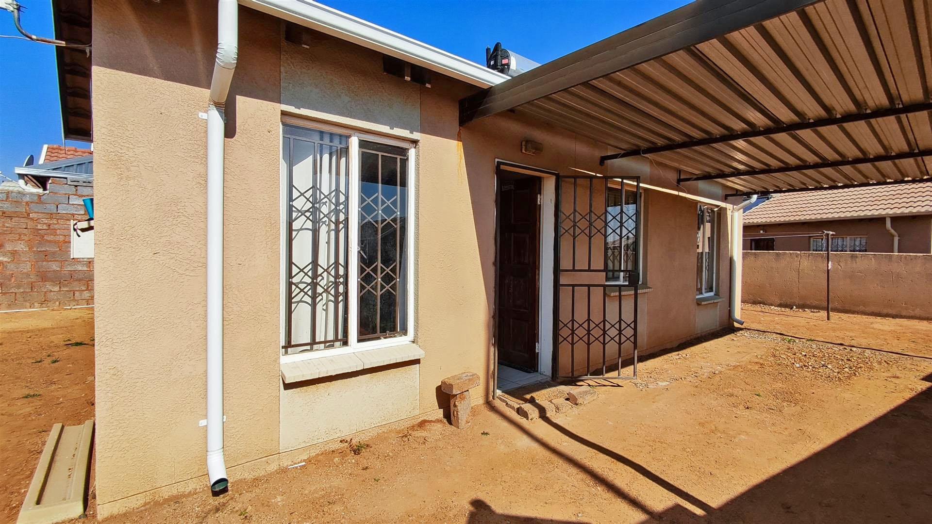 Front View of property in Windmill Park