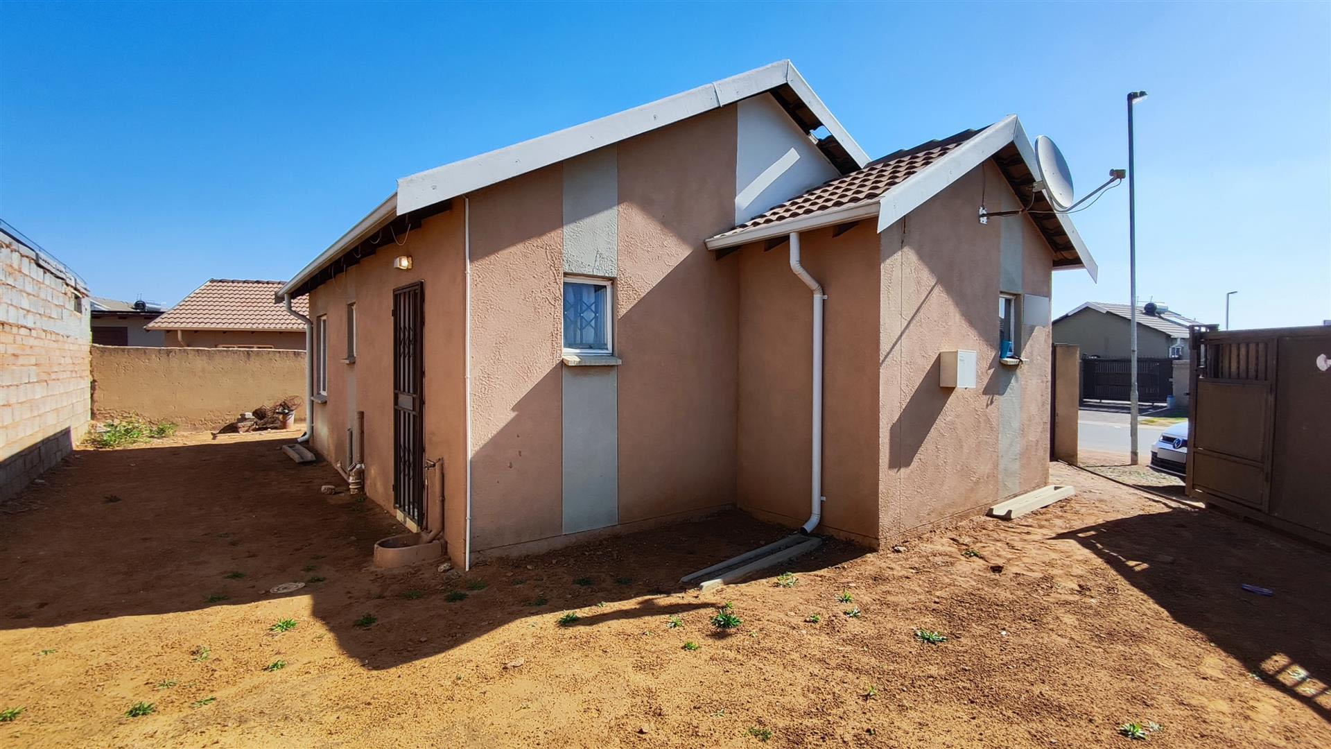 Front View of property in Windmill Park