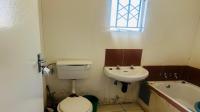 Bathroom 1 of property in Windmill Park