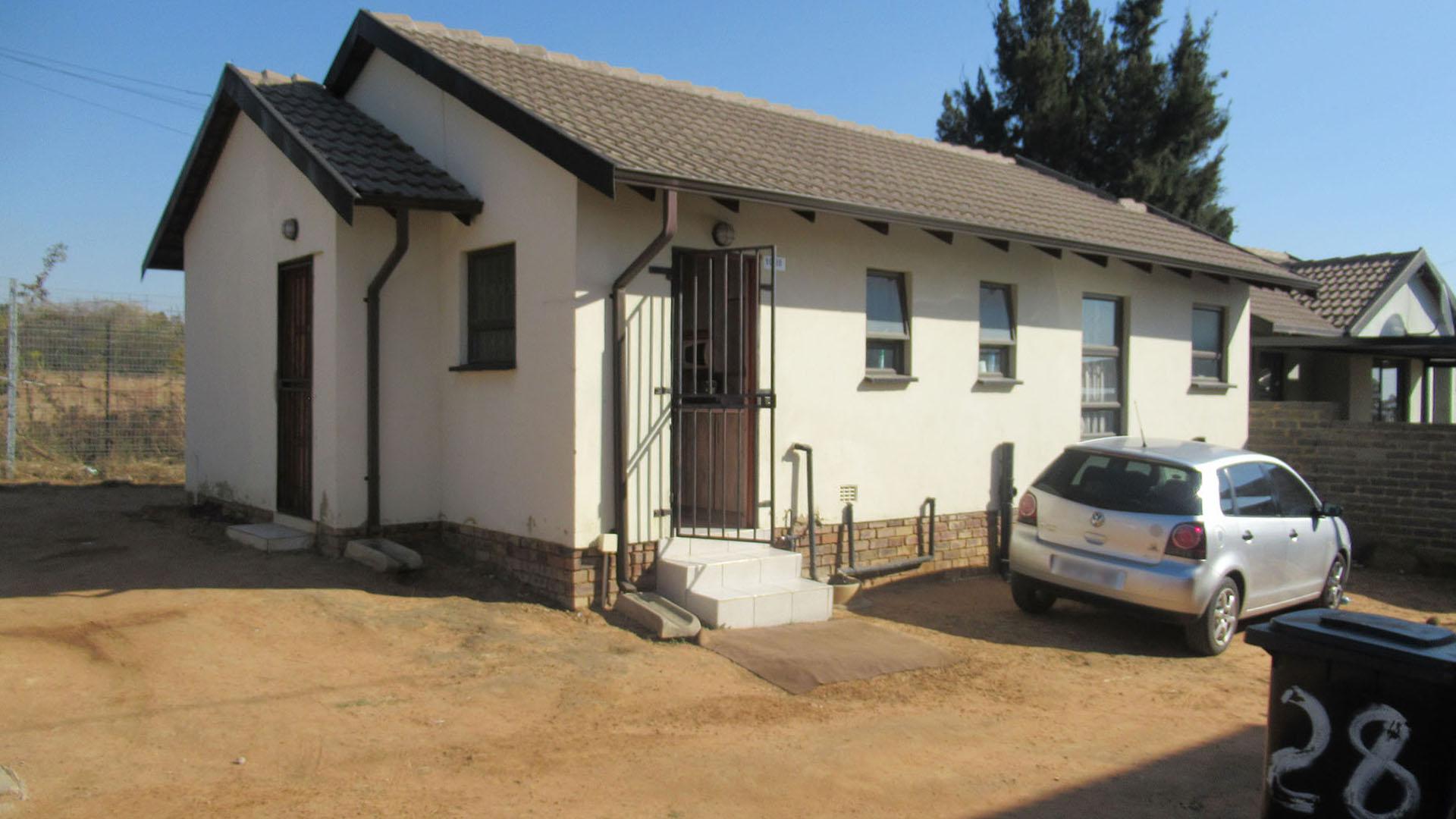 Front View of property in Tirong 