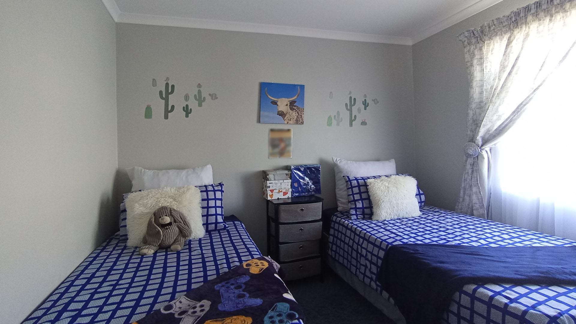 Bed Room 2 - 9 square meters of property in Roodeplaat