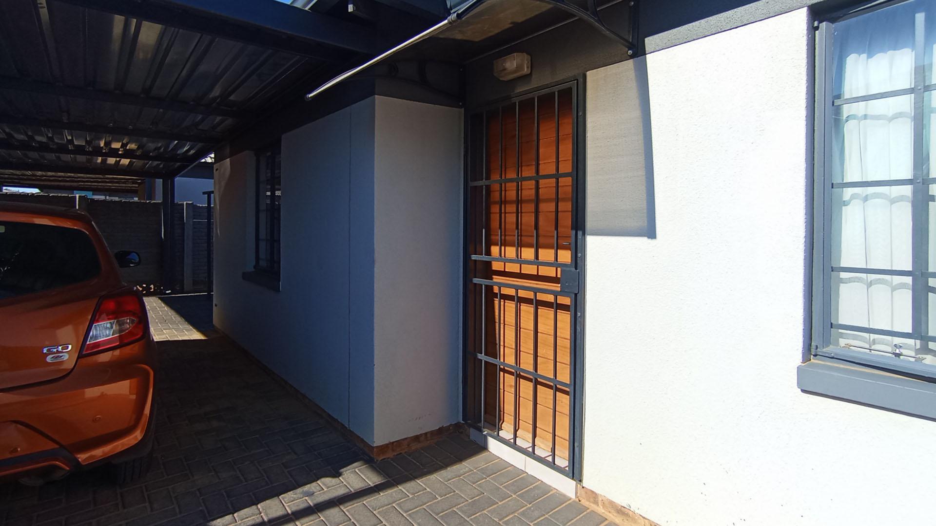 Front View of property in Roodeplaat