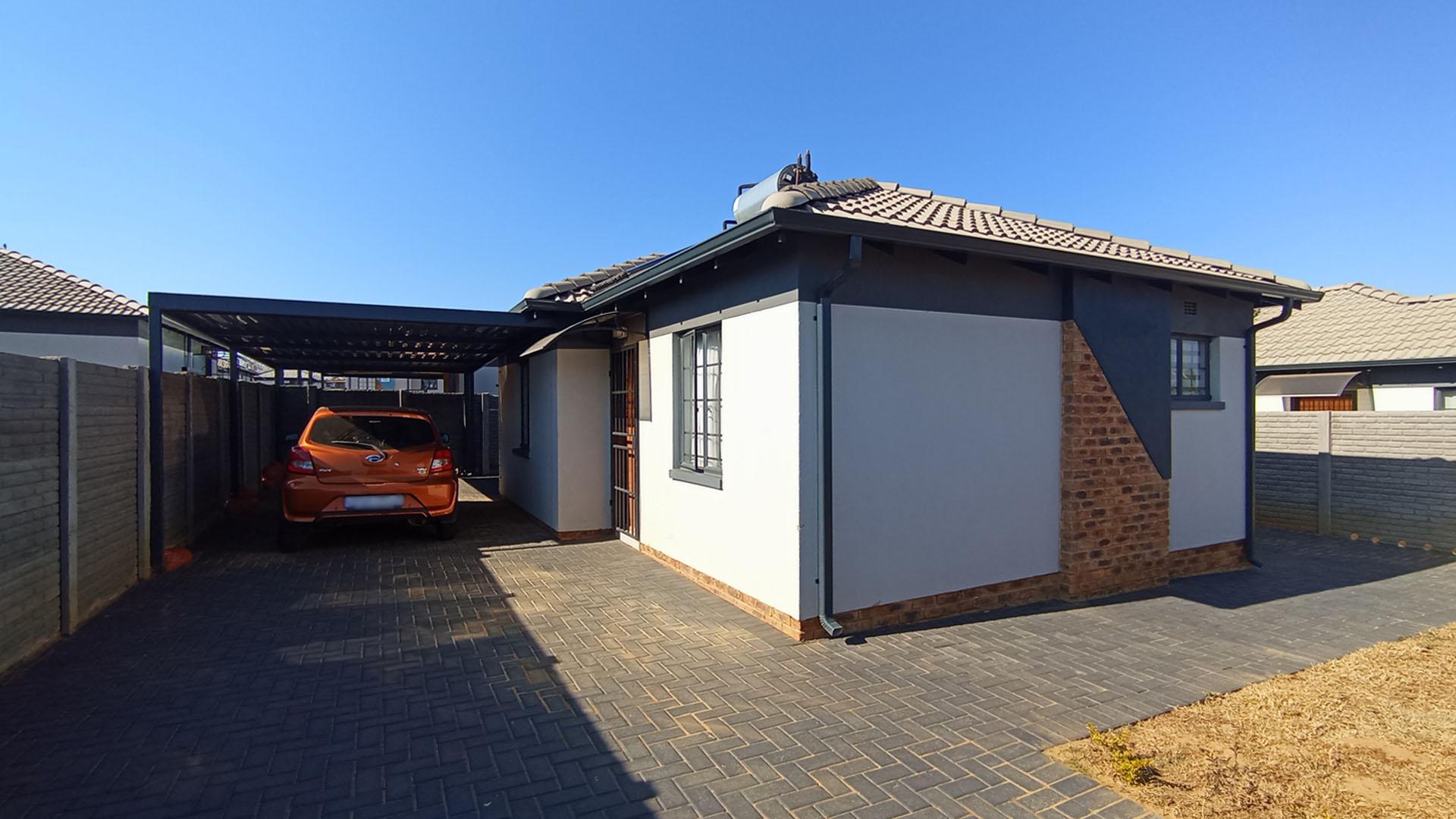 Front View of property in Roodeplaat