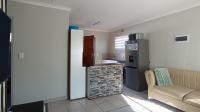 Lounges - 15 square meters of property in Roodeplaat