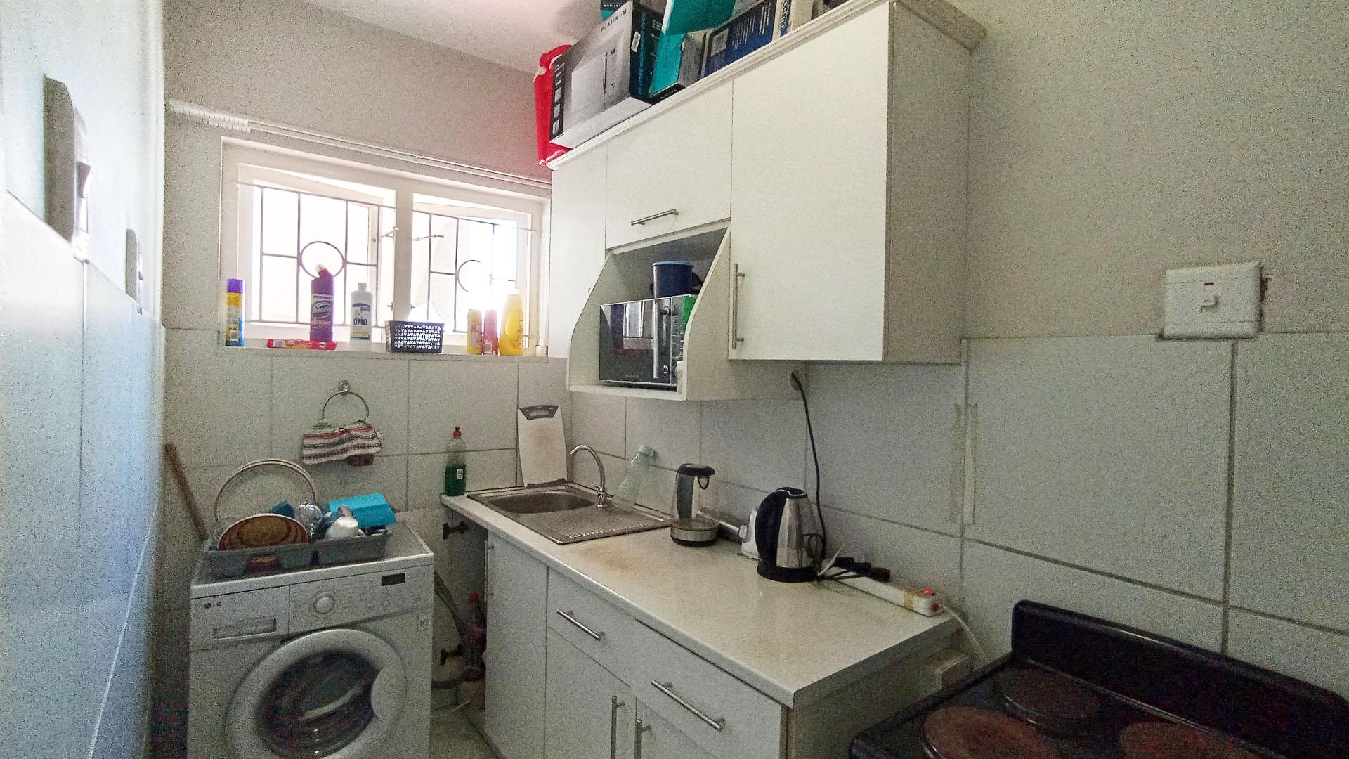Kitchen - 6 square meters of property in Bulwer (Dbn)