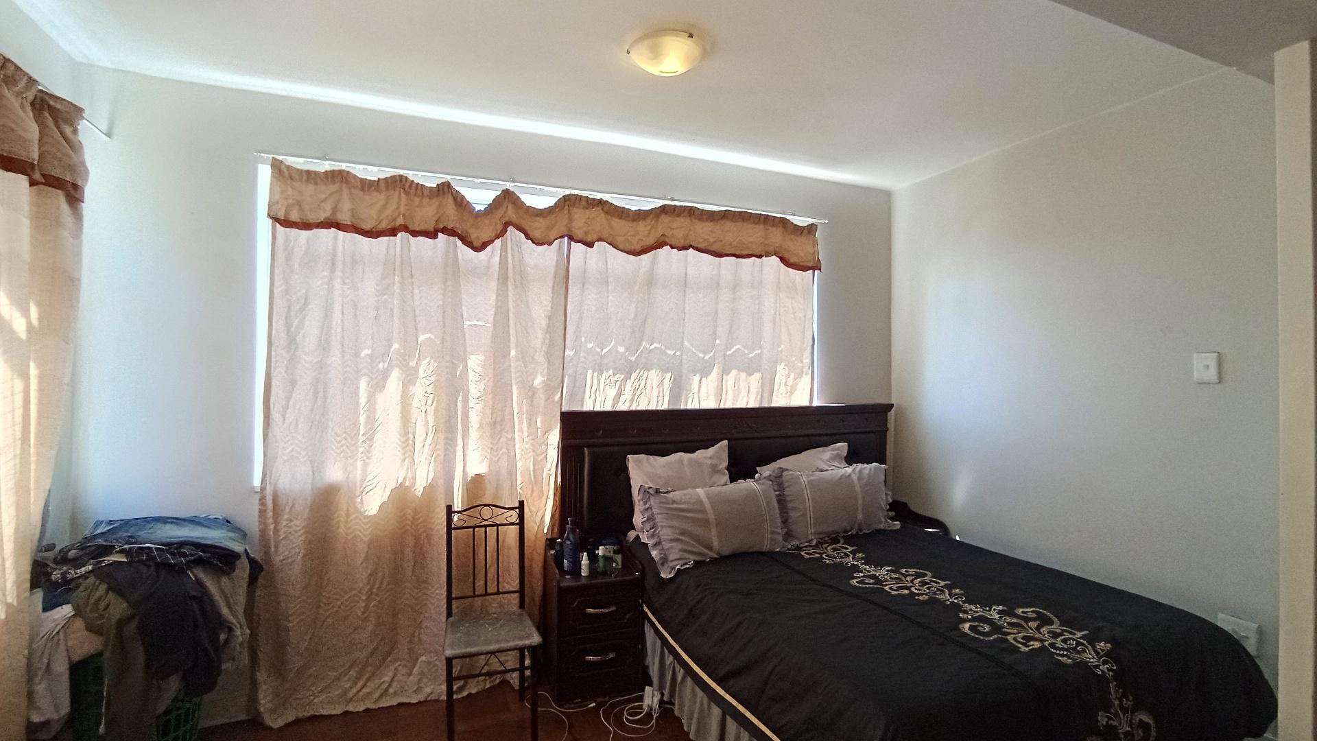 Bed Room 1 - 13 square meters of property in Bulwer (Dbn)