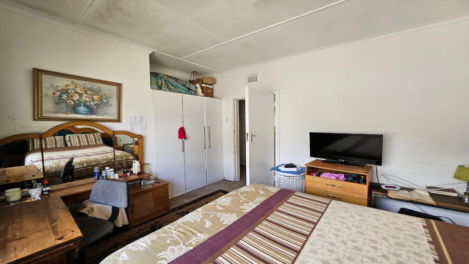 Bed Room 3 - 15 square meters of property in Cowies Hill Park