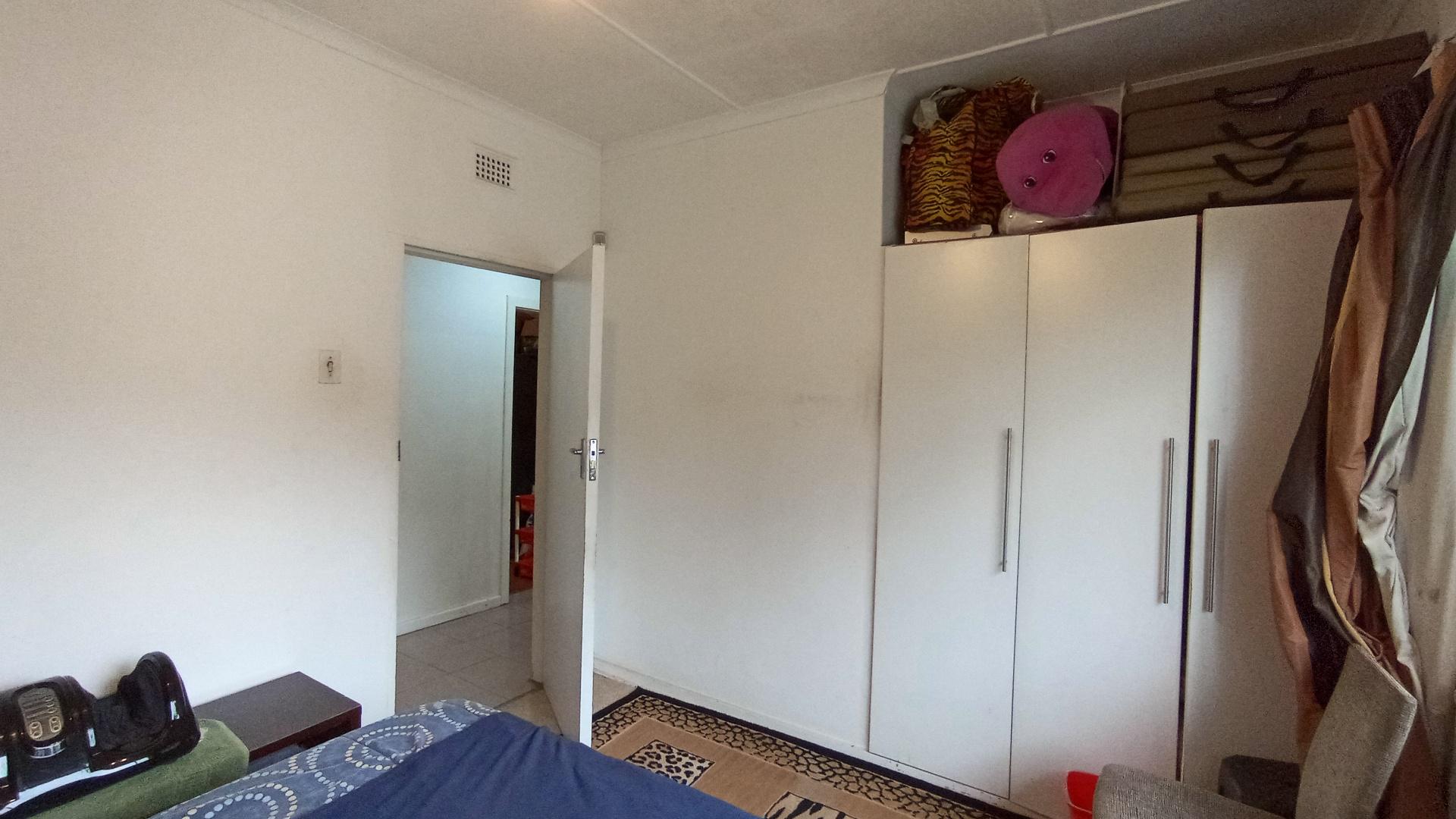 Bed Room 4 - 14 square meters of property in Cowies Hill Park