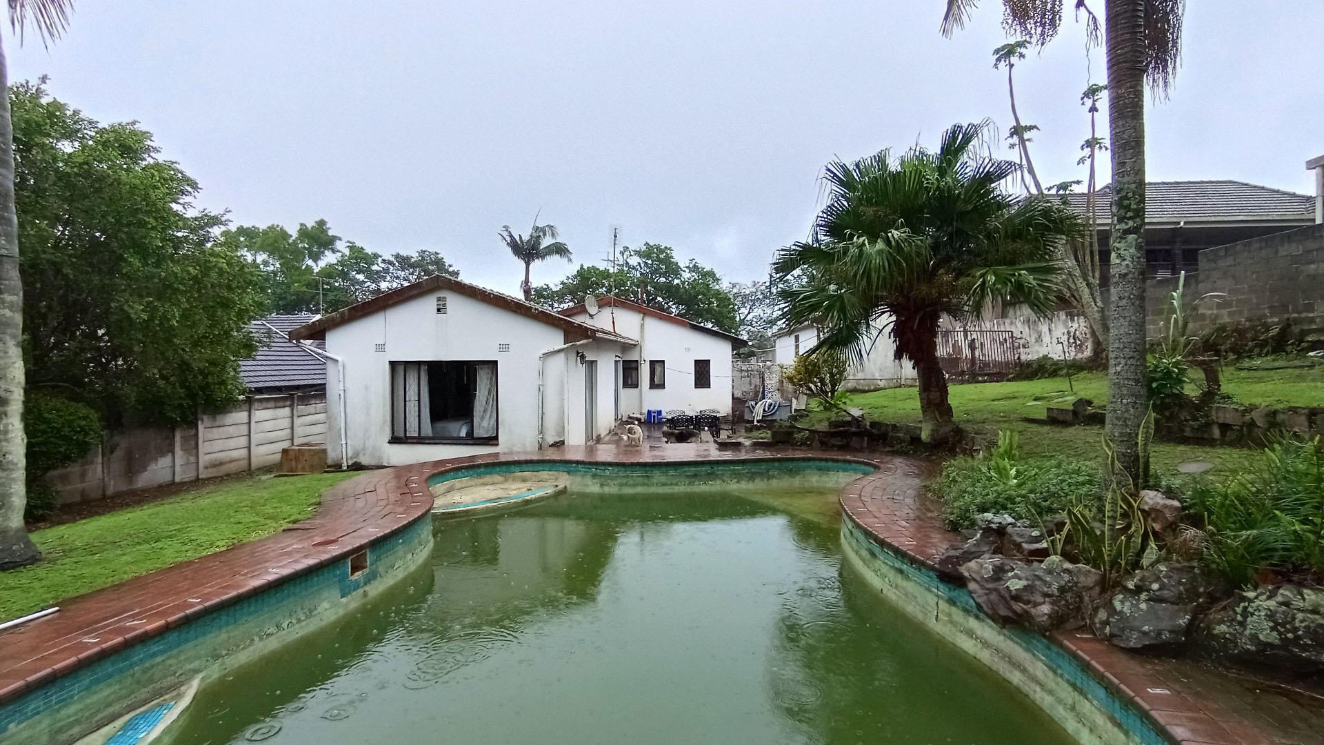 Swimming Pool of property in Cowies Hill Park