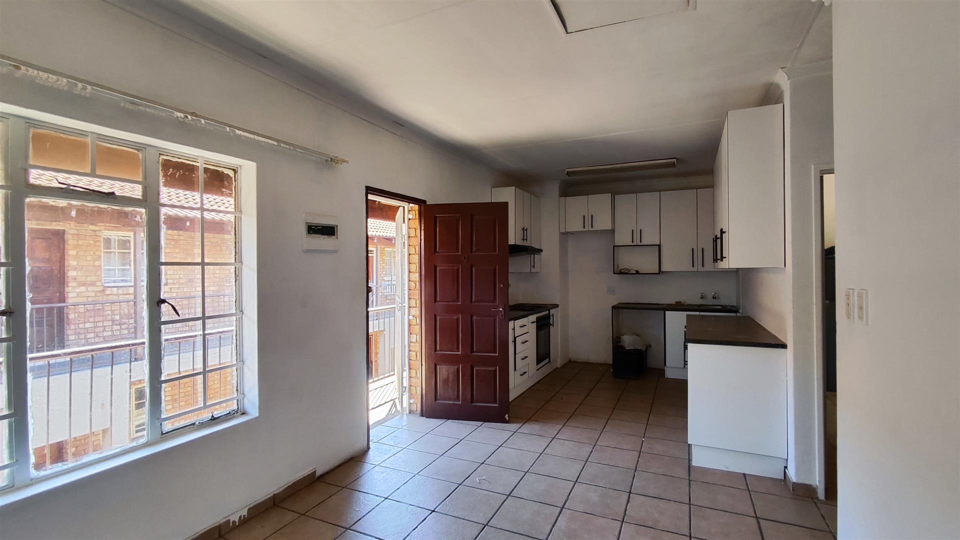 Lounges - 10 square meters of property in Kempton Park