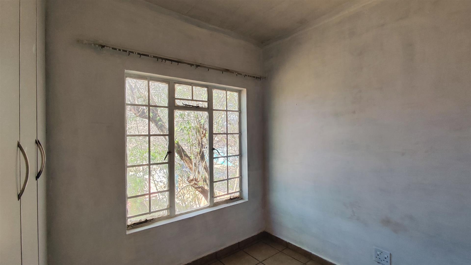 Bed Room 1 - 9 square meters of property in Kempton Park