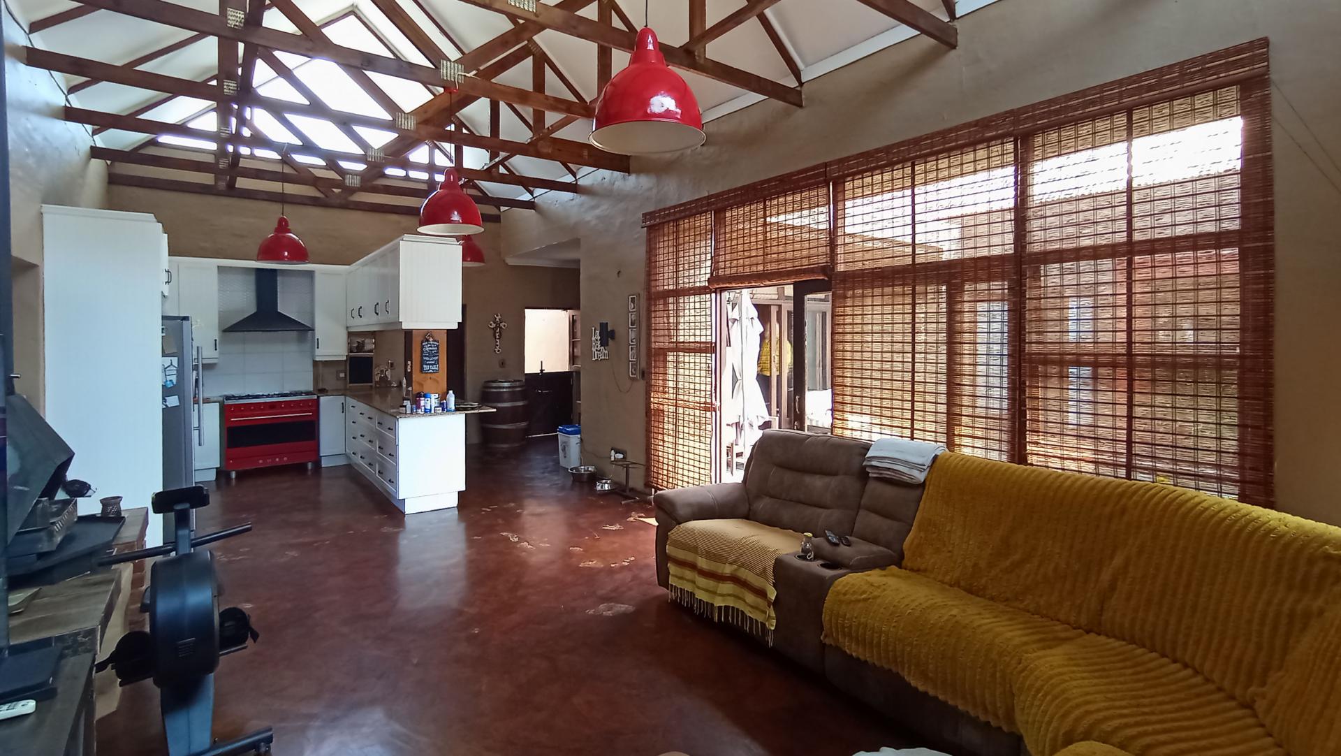 Lounges - 30 square meters of property in Midstream Estate