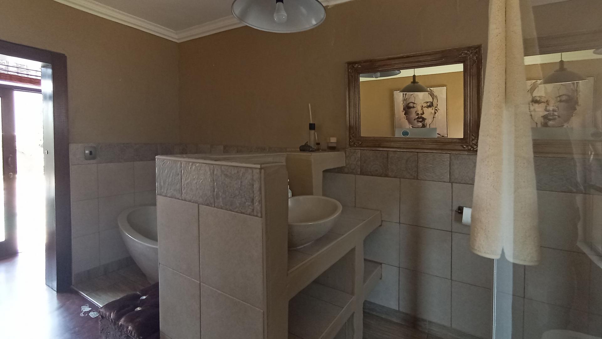 Bed Room 2 - 19 square meters of property in Midstream Estate