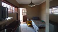Bed Room 1 - 11 square meters of property in Midstream Estate