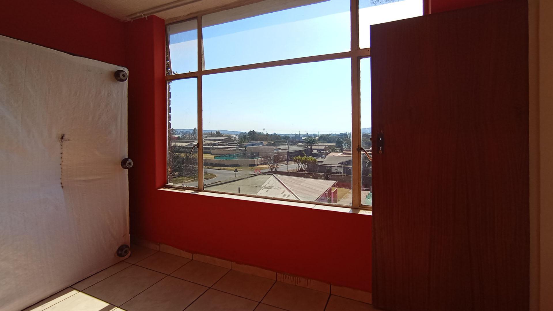 Bed Room 1 - 6 square meters of property in Silverton