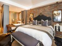 of property in Bedford Gardens